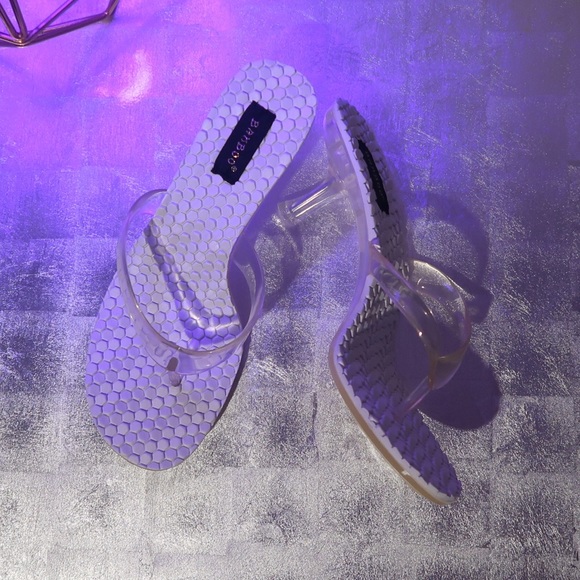 Clear To See Heels - Picture 4 of 8